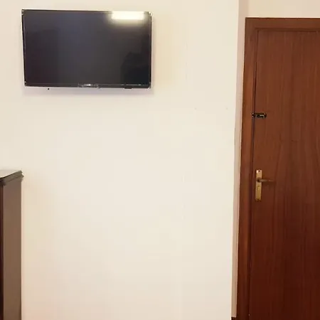 Апартаменты 3 Bedrooms Soho Parking Included *