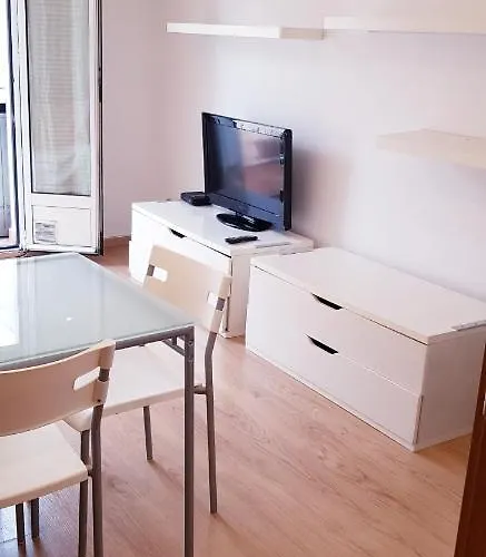 Апартаменты 3 Bedrooms Soho Parking Included