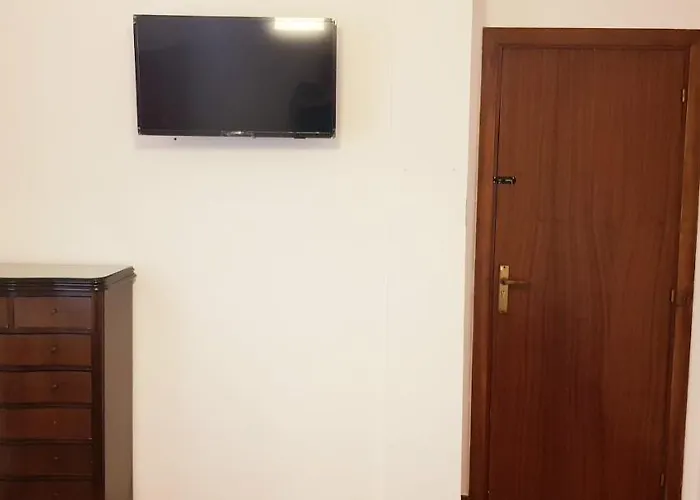 Apartment 3 Bedrooms Soho Parking Included *